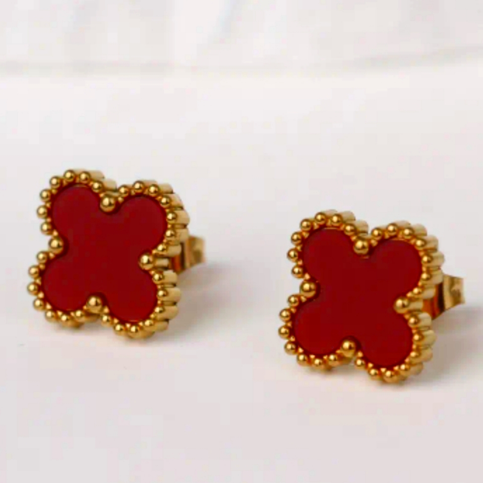 Four-Leaf Clover Design Stud Earrings Elegant Minimalist Stylestainless
